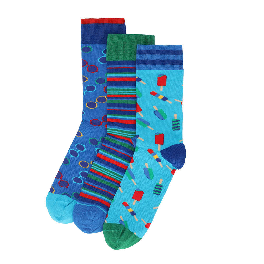 Discover three pairs of vibrant cotton socks that instantly brighten up your daily wardrobe. Crafted from 100% pure cotton, they deliver a soft, breathable fit ideal for all-day comfort. The durable, high-quality prints retain their brilliance even after many washes. These unisex socks are designed to stay in place without squeezing, making them a perfect fusion of style and functionality.