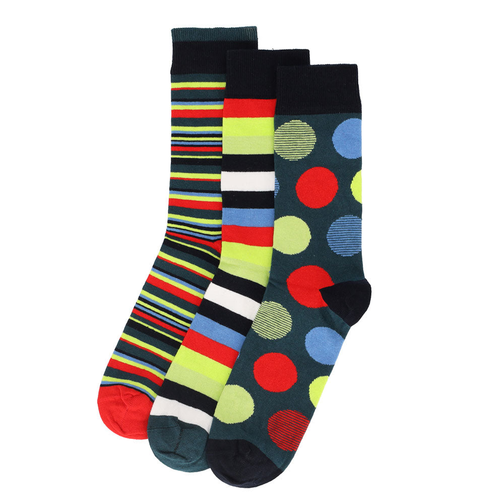 Discover three pairs of vibrant cotton socks that instantly brighten up your daily wardrobe. Crafted from 100% pure cotton, they deliver a soft, breathable fit ideal for all-day comfort. The durable, high-quality prints retain their brilliance even after many washes. These unisex socks are designed to stay in place without squeezing, making them a perfect fusion of style and functionality.