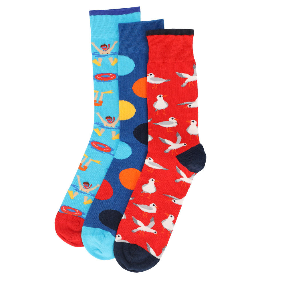 Discover three pairs of vibrant cotton socks that instantly brighten up your daily wardrobe. Crafted from 100% pure cotton, they deliver a soft, breathable fit ideal for all-day comfort. The durable, high-quality prints retain their brilliance even after many washes. These unisex socks are designed to stay in place without squeezing, making them a perfect fusion of style and functionality.