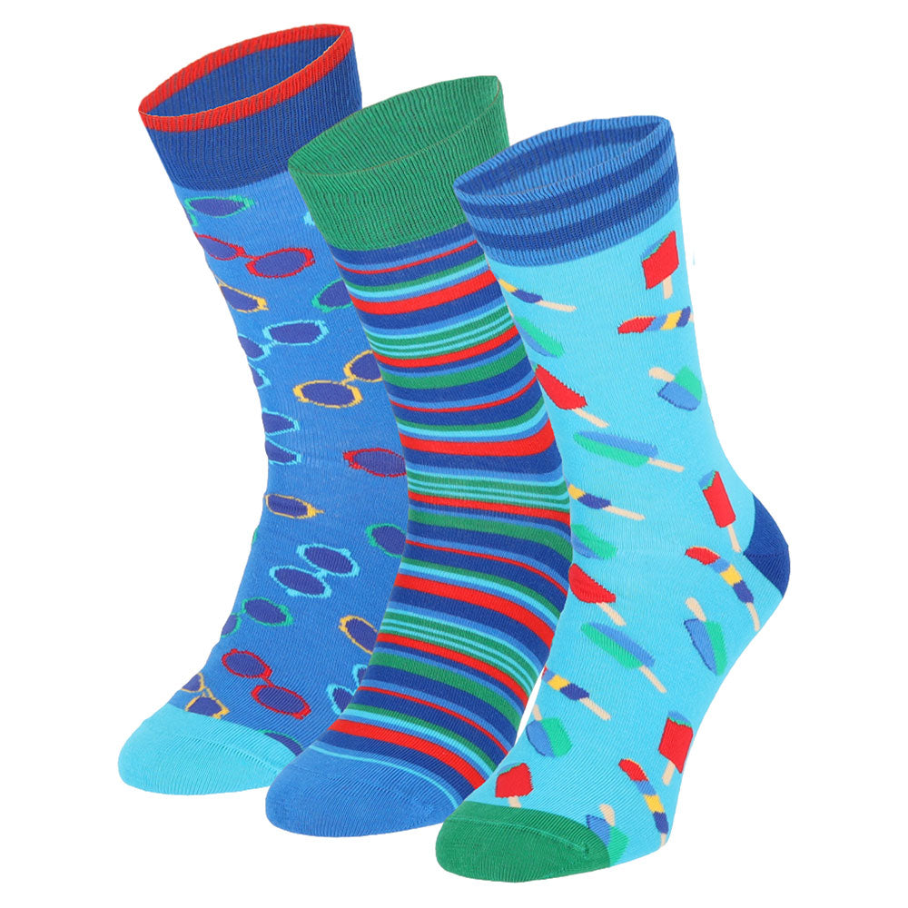 Discover three pairs of vibrant cotton socks that instantly brighten up your daily wardrobe. Crafted from 100% pure cotton, they deliver a soft, breathable fit ideal for all-day comfort. The durable, high-quality prints retain their brilliance even after many washes. These unisex socks are designed to stay in place without squeezing, making them a perfect fusion of style and functionality.
